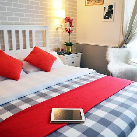 Moonlight Inn Guesthouse ローマ エクステリア 写真