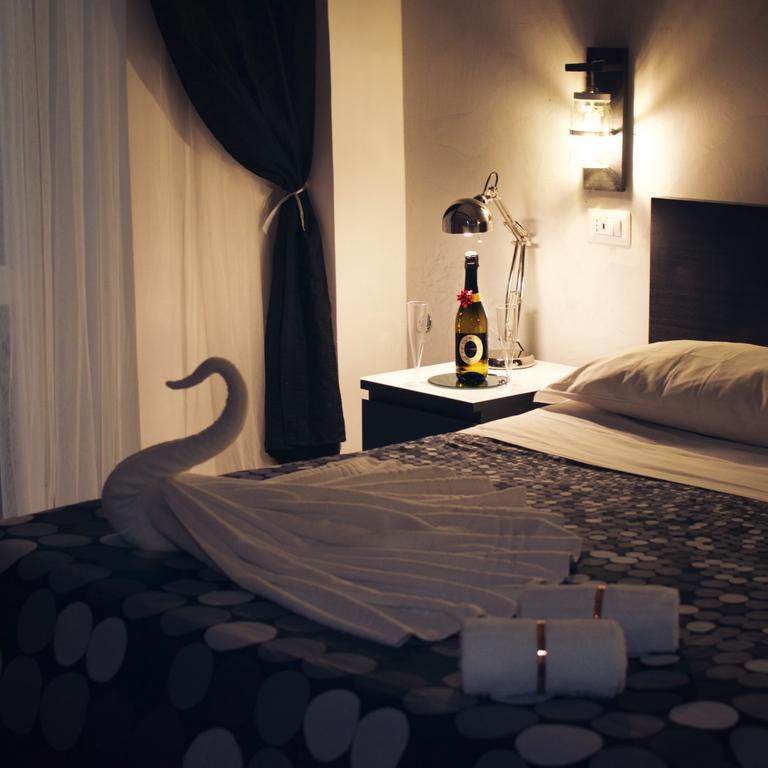 Moonlight Inn Guesthouse ローマ エクステリア 写真