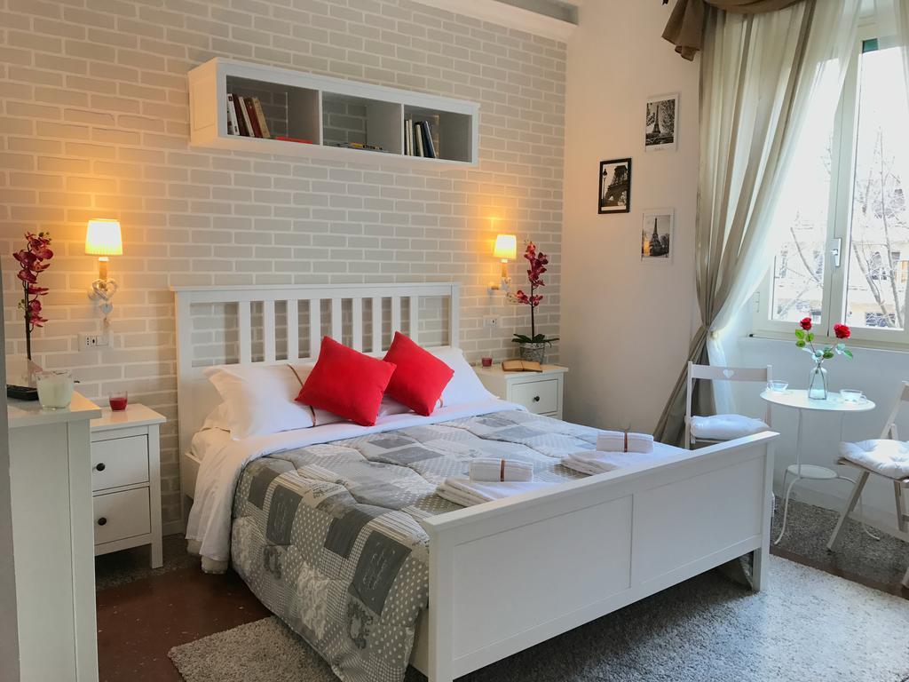 Moonlight Inn Guesthouse ローマ エクステリア 写真