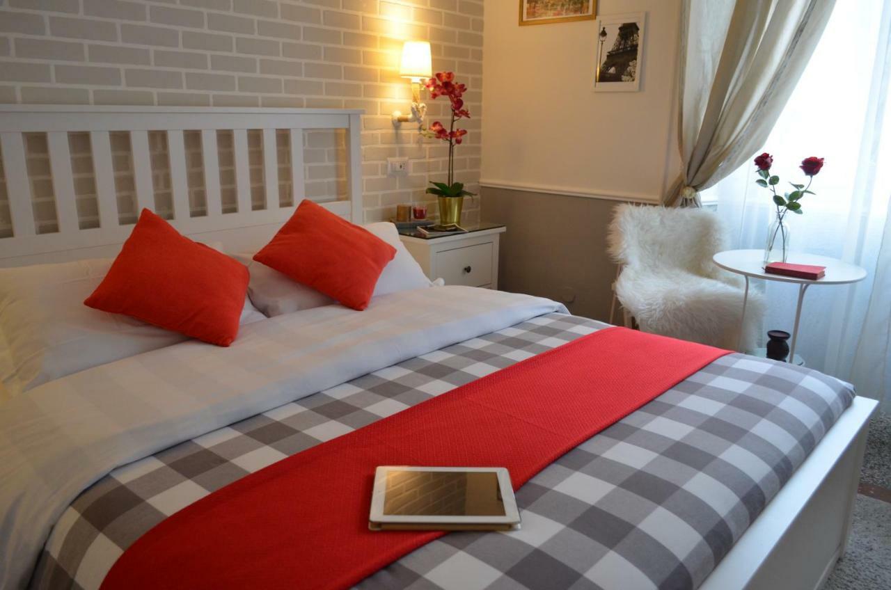 Moonlight Inn Guesthouse ローマ エクステリア 写真